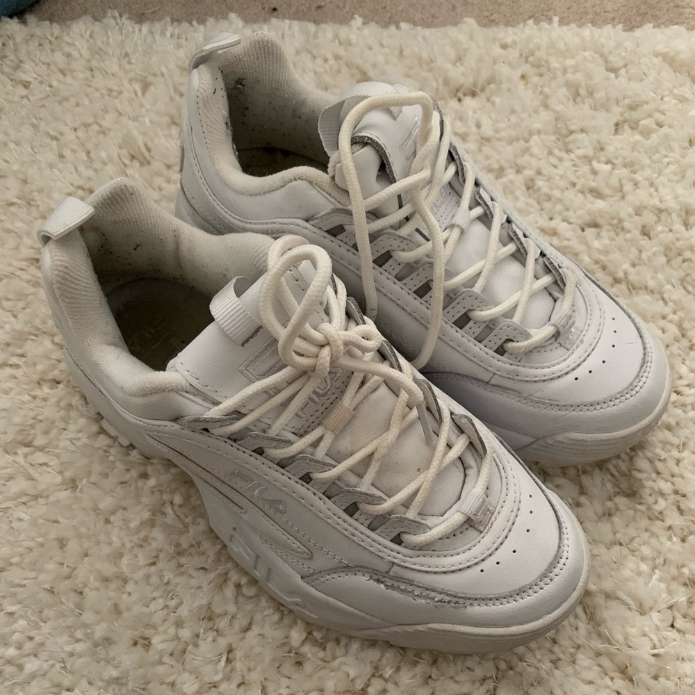 all white fila disruptors